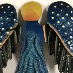 Ange en métal coloré à la main